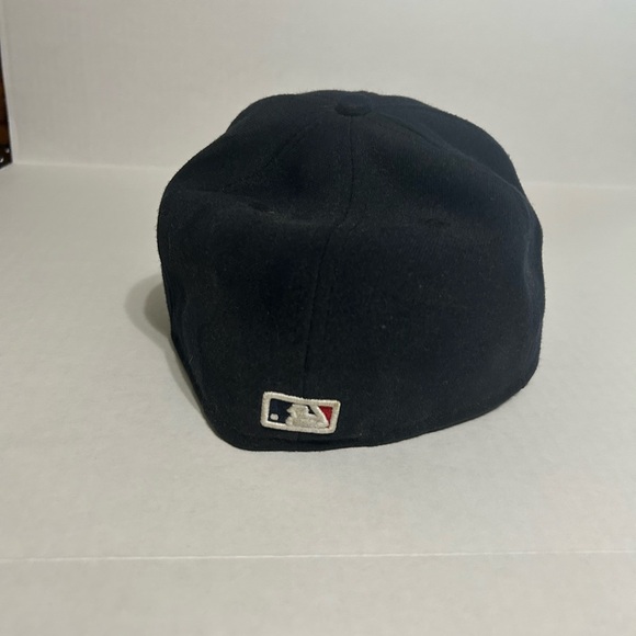 New area fitted Redsox baseball cap. - Picture 2 of 6